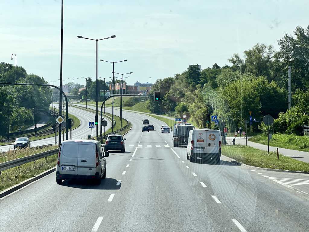 参观曼恩波兰克拉科夫工厂，停车场下线车辆实拍，2023曼恩卡车科技日第二日纪录 - 第7张