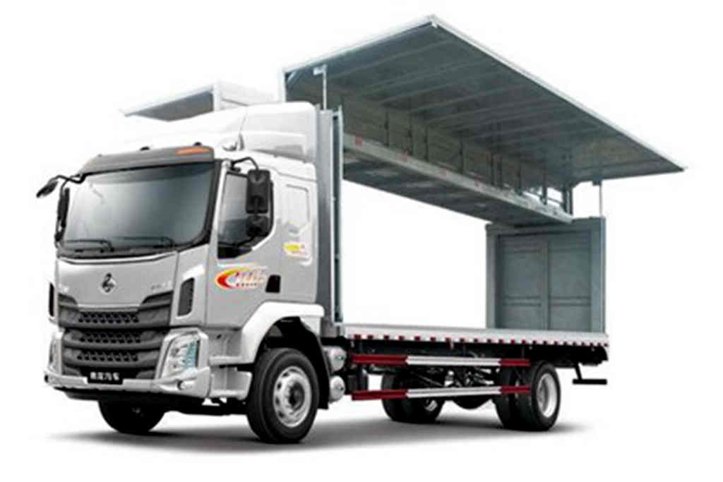 实力助阵成都大运会,乘龙卡车成为场外亮丽风景线 - 第4张 - 提加商用车网 实力助阵成都大运会,乘龙卡车成为场外亮丽风景线 - 第4张