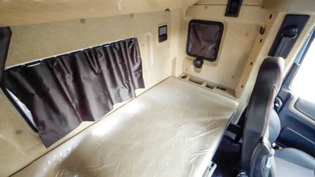 康明斯660马力+AMT,江淮跨越V5跑长途稳赚! - 第5张 - 提加商用车网 康明斯660马力+AMT,江淮跨越V5跑长途稳赚! - 第5张