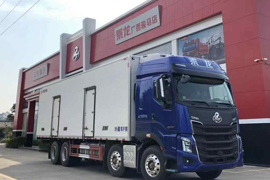 乘龙冷藏车,助力海鲜从码头到餐桌