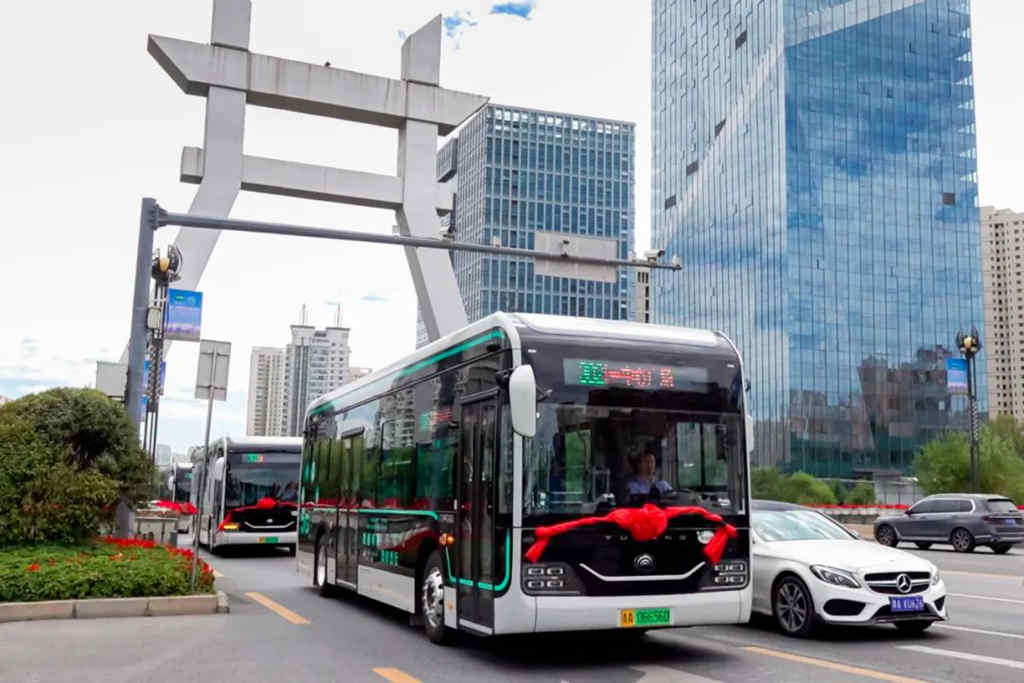 220辆！宇通宇威高端公交车交付西宁