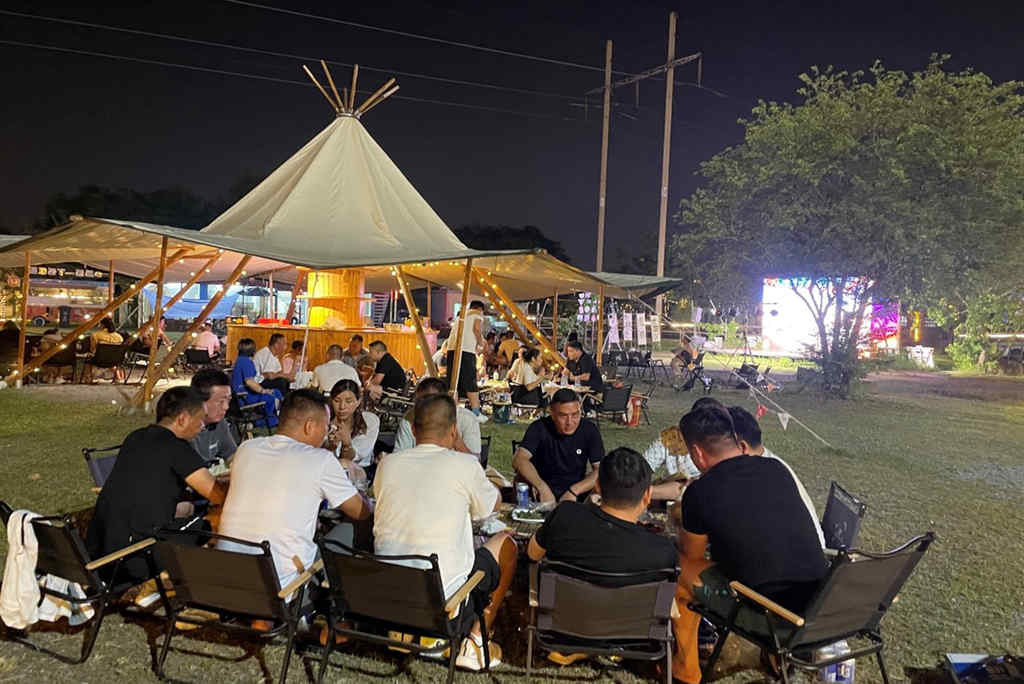 惬意露营,夏日狂欢,乘龙之夜点亮商丘! - 第1张 - 提加商用车网 惬意露营,夏日狂欢,乘龙之夜点亮商丘! - 第1张