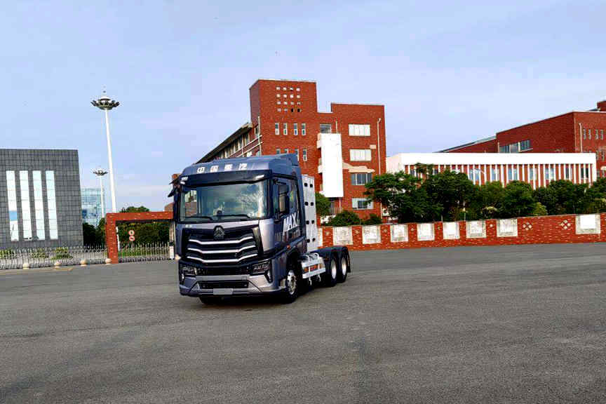 中国重汽全新一代豪沃MAX双燃料节气王 为财富插上梦想的翅膀