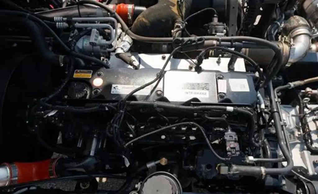 320大马力、低油耗,乘龙H5大单桥让快递运输处处为“盈” - 第2张 - 提加商用车网 320大马力、低油耗,乘龙H5大单桥让快递运输处处为“盈” - 第2张