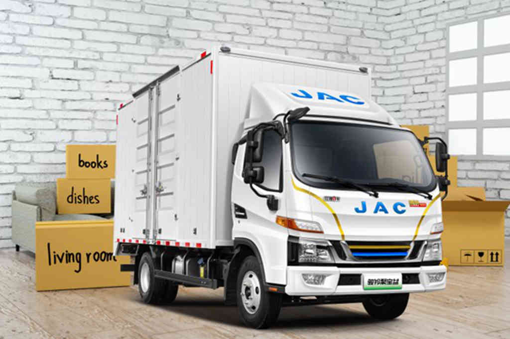 三驾马车战略引领，江淮1卡油混电新品即将奔腾来袭！