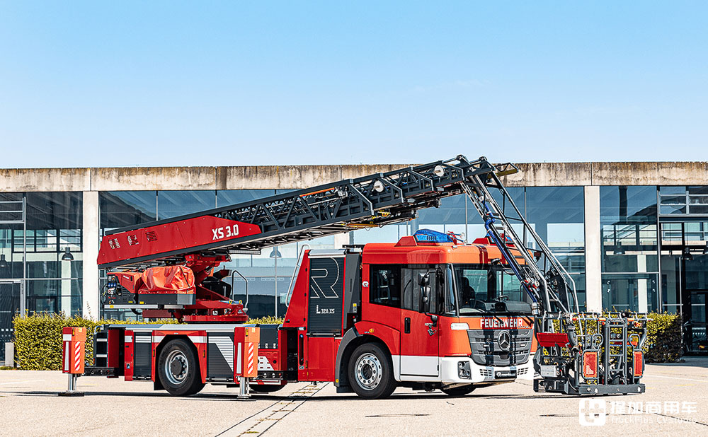 斯堪尼亚L360低入口卡车底盘打造,全球最高曲臂云梯车,带你看马基路斯M42L-AS云梯车 - 第2张 - 提加商用车网 斯堪尼亚L360低入口卡车底盘打造,全球最高曲臂云梯车,带你看马基路斯M42L-AS云梯车 - 第2张