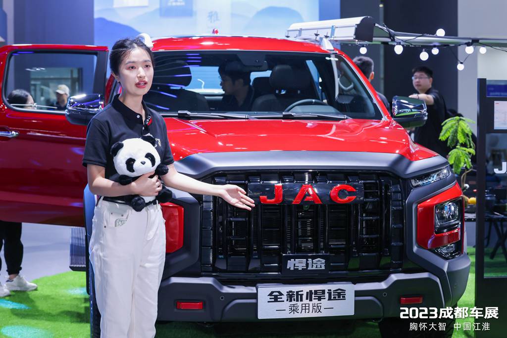 更豪华、更舒适、更智能、更好玩,全新悍途乘用版亮相2023成都车展 - 第2张 - 提加商用车网 更豪华、更舒适、更智能、更好玩,全新悍途乘用版亮相2023成都车展 - 第2张