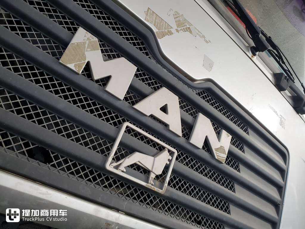 这台德国曼F2000准大件牵引车,还在国内存活,实拍再带你领略它的魅力 - 第3张 - 提加商用车网 这台德国曼F2000准大件牵引车,还在国内存活,实拍再带你领略它的魅力 - 第3张
