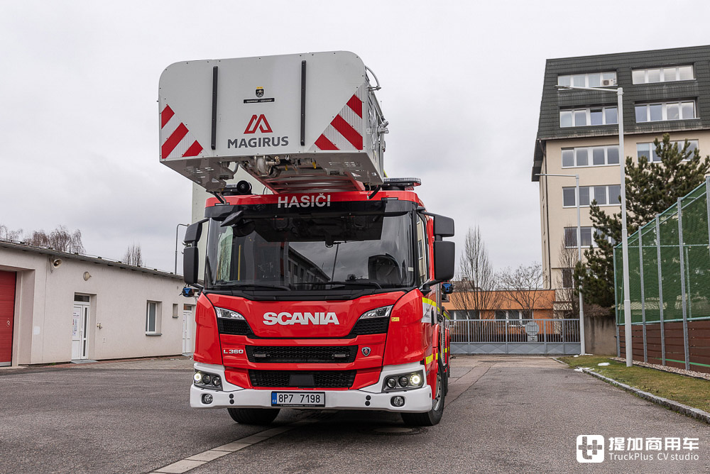 斯堪尼亚L360低入口卡车底盘打造,全球最高曲臂云梯车,带你看马基路斯M42L-AS云梯车 - 第3张 - 提加商用车网 斯堪尼亚L360低入口卡车底盘打造,全球最高曲臂云梯车,带你看马基路斯M42L-AS云梯车 - 第3张