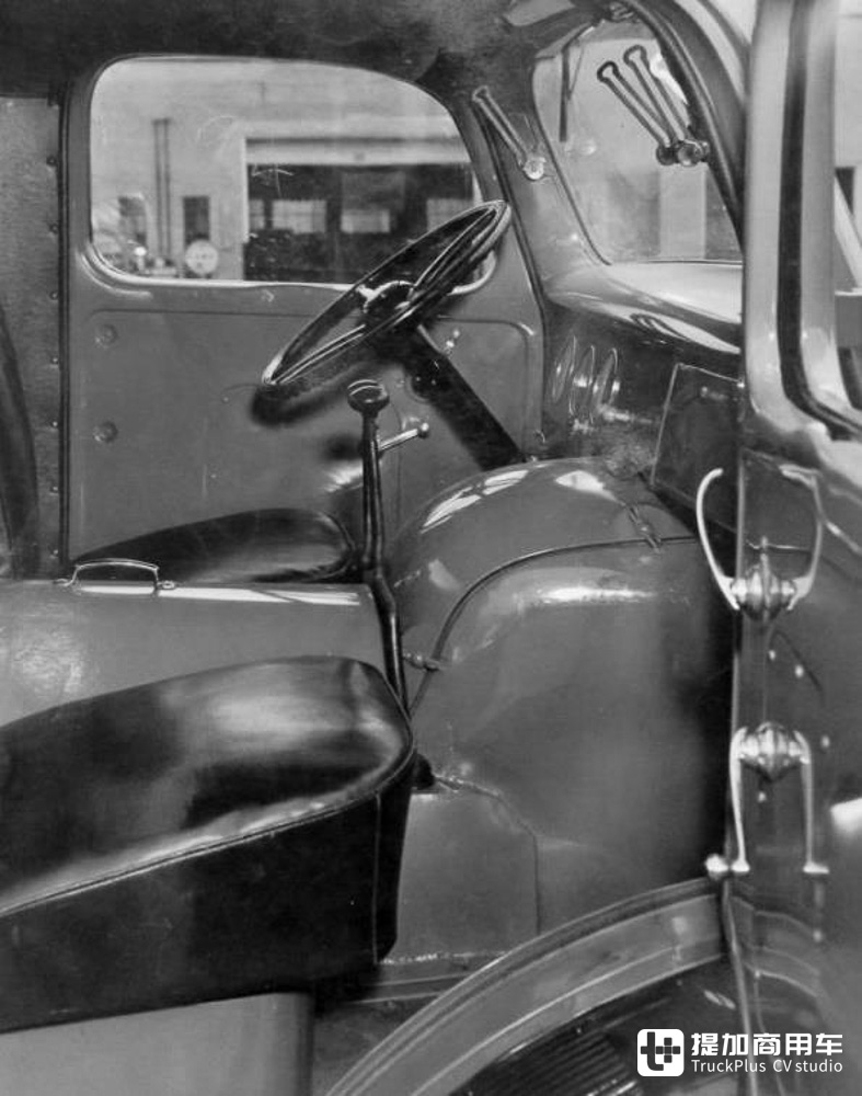 配两台汽油发动机的卡车?带您看两台特殊的上世纪美国卡车 - 第4张 - 提加商用车网 配两台汽油发动机的卡车?带您看两台特殊的上世纪美国卡车 - 第4张