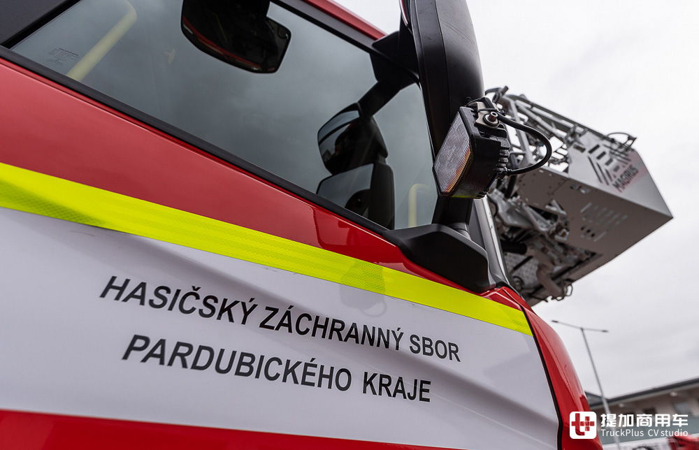 斯堪尼亚L360低入口卡车底盘打造,全球最高曲臂云梯车,带你看马基路斯M42L-AS云梯车 - 第5张 - 提加商用车网 斯堪尼亚L360低入口卡车底盘打造,全球最高曲臂云梯车,带你看马基路斯M42L-AS云梯车 - 第5张