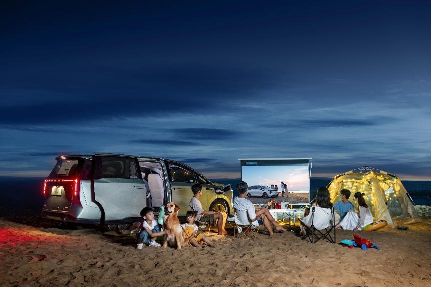 搭载CMS电子外后视镜系统、电动滑移门、隐藏式门把手设计等多项“同级唯一”,上汽大通MAXUS“大家庭豪华电动MPV”大家7于成都车展全球首秀 - 第6张 - 提加商用车网 搭载CMS电子外后视镜系统、电动滑移门、隐藏式门把手设计等多项“同级唯一”,上汽大通MAXUS“大家庭豪华电动MPV”大家7于成都车展全球首秀 - 第6张