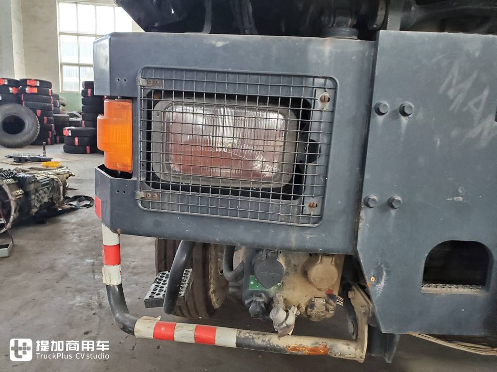 这台德国曼F2000准大件牵引车,还在国内存活,实拍再带你领略它的魅力 - 第6张 - 提加商用车网 这台德国曼F2000准大件牵引车,还在国内存活,实拍再带你领略它的魅力 - 第6张