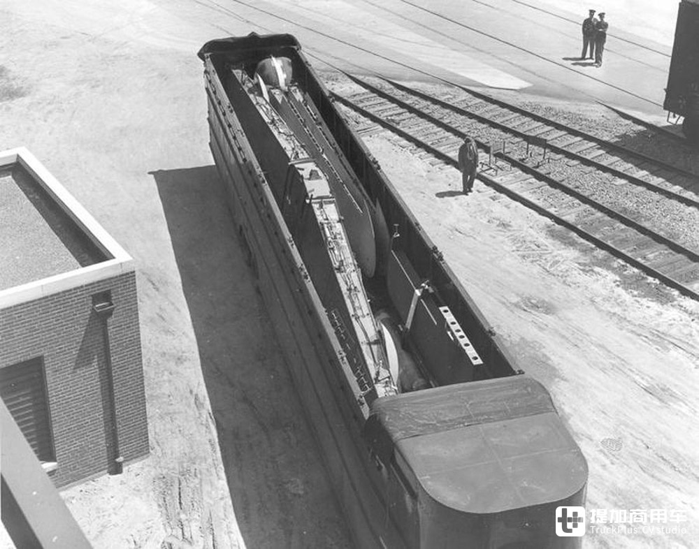 配两台汽油发动机的卡车?带您看两台特殊的上世纪美国卡车 - 第7张 - 提加商用车网 配两台汽油发动机的卡车?带您看两台特殊的上世纪美国卡车 - 第7张