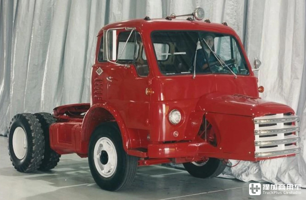 配两台汽油发动机的卡车?带您看两台特殊的上世纪美国卡车 - 第9张 - 提加商用车网 配两台汽油发动机的卡车?带您看两台特殊的上世纪美国卡车 - 第9张