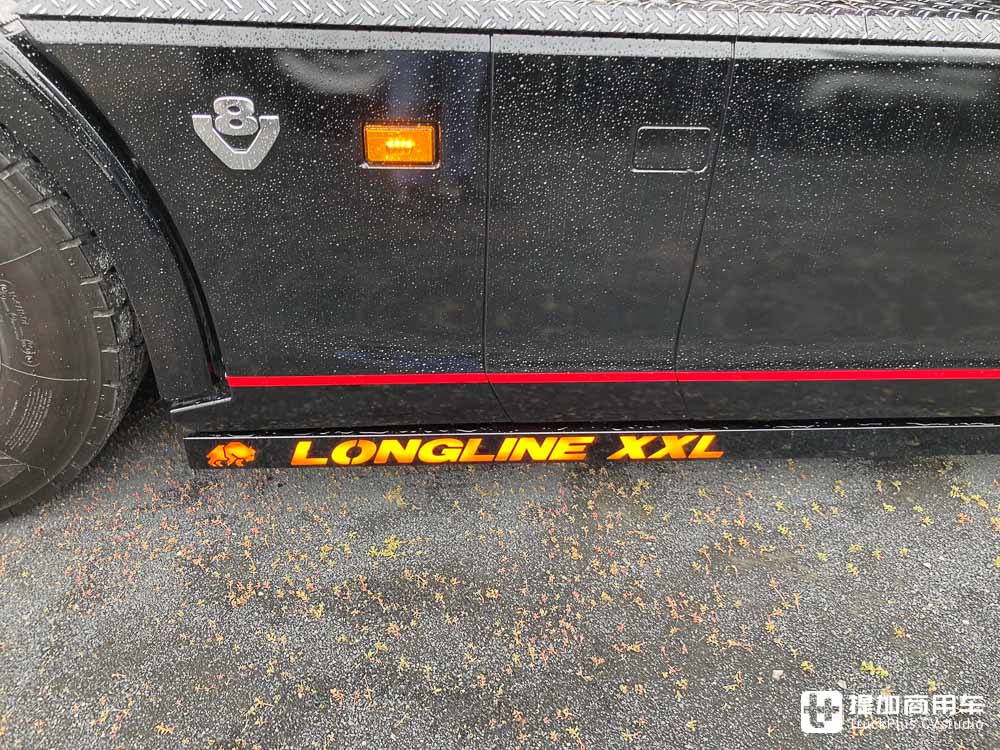 驾驶室加长一米,真皮打造奢华内饰,带你看斯堪尼亚650 S LongLine牵引车 - 第9张 - 提加商用车网 驾驶室加长一米,真皮打造奢华内饰,带你看斯堪尼亚650 S LongLine牵引车 - 第9张