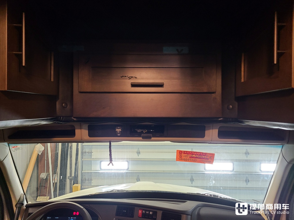 改装3米长生活舱,吃喝拉撒全满足,肯沃斯T680生活舱实拍 - 第10张 - 提加商用车网 改装3米长生活舱,吃喝拉撒全满足,肯沃斯T680生活舱实拍 - 第10张