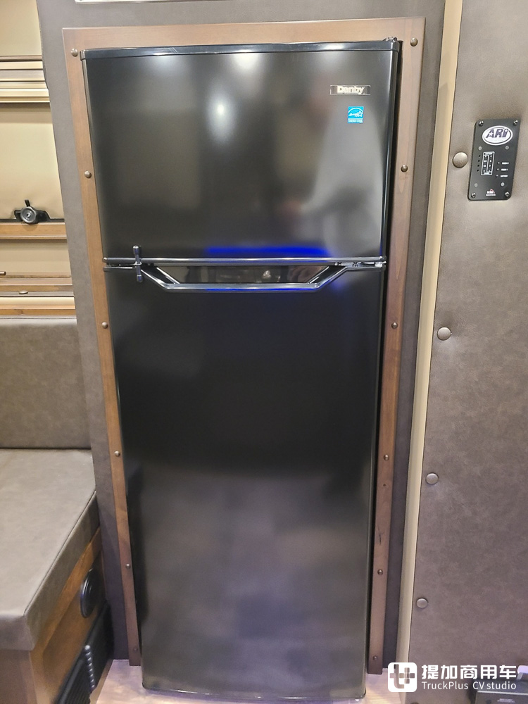 改装3米长生活舱,吃喝拉撒全满足,肯沃斯T680生活舱实拍 - 第12张 - 提加商用车网 改装3米长生活舱,吃喝拉撒全满足,肯沃斯T680生活舱实拍 - 第12张