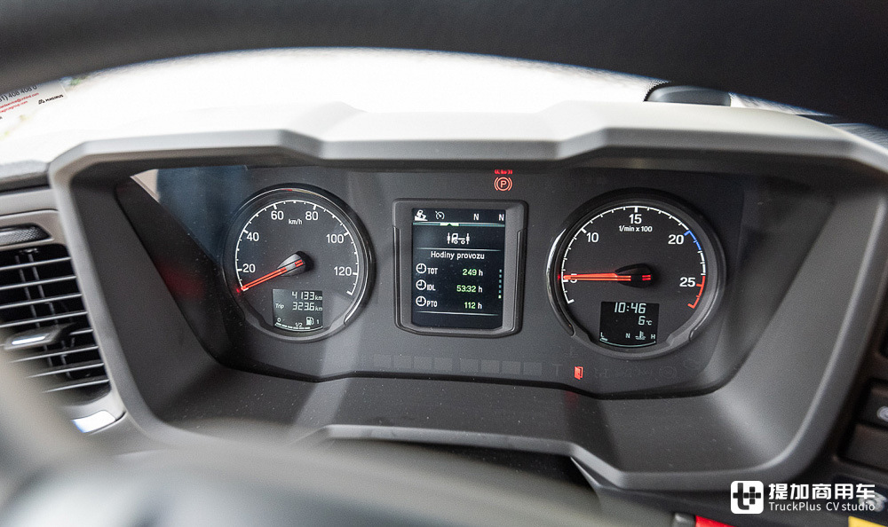 斯堪尼亚L360低入口卡车底盘打造,全球最高曲臂云梯车,带你看马基路斯M42L-AS云梯车 - 第14张 - 提加商用车网 斯堪尼亚L360低入口卡车底盘打造,全球最高曲臂云梯车,带你看马基路斯M42L-AS云梯车 - 第14张