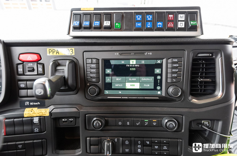 斯堪尼亚L360低入口卡车底盘打造,全球最高曲臂云梯车,带你看马基路斯M42L-AS云梯车 - 第15张 - 提加商用车网 斯堪尼亚L360低入口卡车底盘打造,全球最高曲臂云梯车,带你看马基路斯M42L-AS云梯车 - 第15张