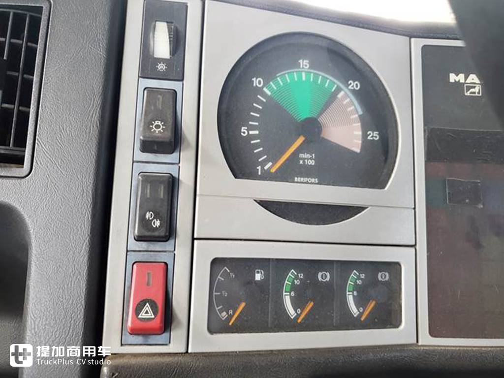 这台德国曼F2000准大件牵引车,还在国内存活,实拍再带你领略它的魅力 - 第19张 - 提加商用车网 这台德国曼F2000准大件牵引车,还在国内存活,实拍再带你领略它的魅力 - 第19张