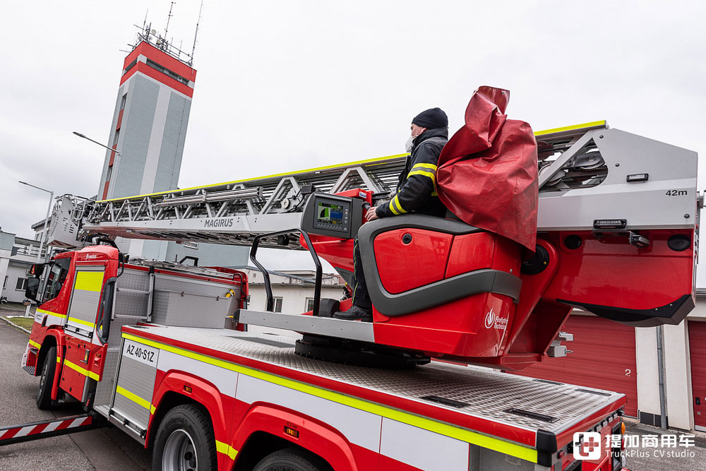 斯堪尼亚L360低入口卡车底盘打造,全球最高曲臂云梯车,带你看马基路斯M42L-AS云梯车 - 第28张 - 提加商用车网 斯堪尼亚L360低入口卡车底盘打造,全球最高曲臂云梯车,带你看马基路斯M42L-AS云梯车 - 第28张
