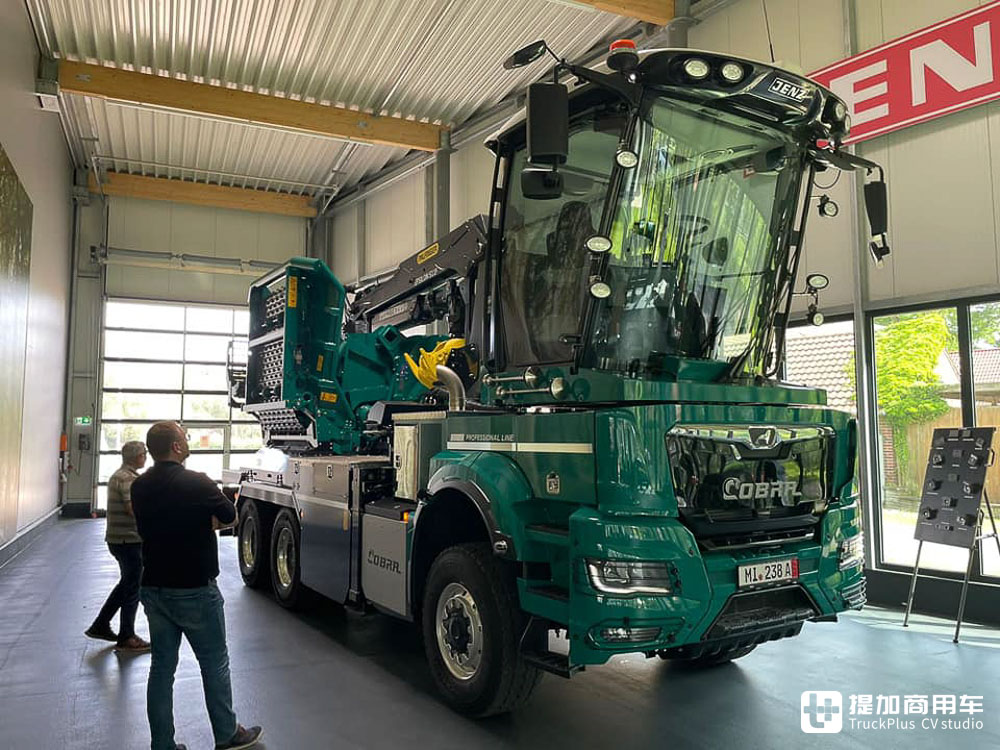 改装拖拉机同款驾驶室!曼恩TGS 6x6削片机底盘了解一下 - 第1张 - 提加商用车网 改装拖拉机同款驾驶室!曼恩TGS 6x6削片机底盘了解一下 - 第1张