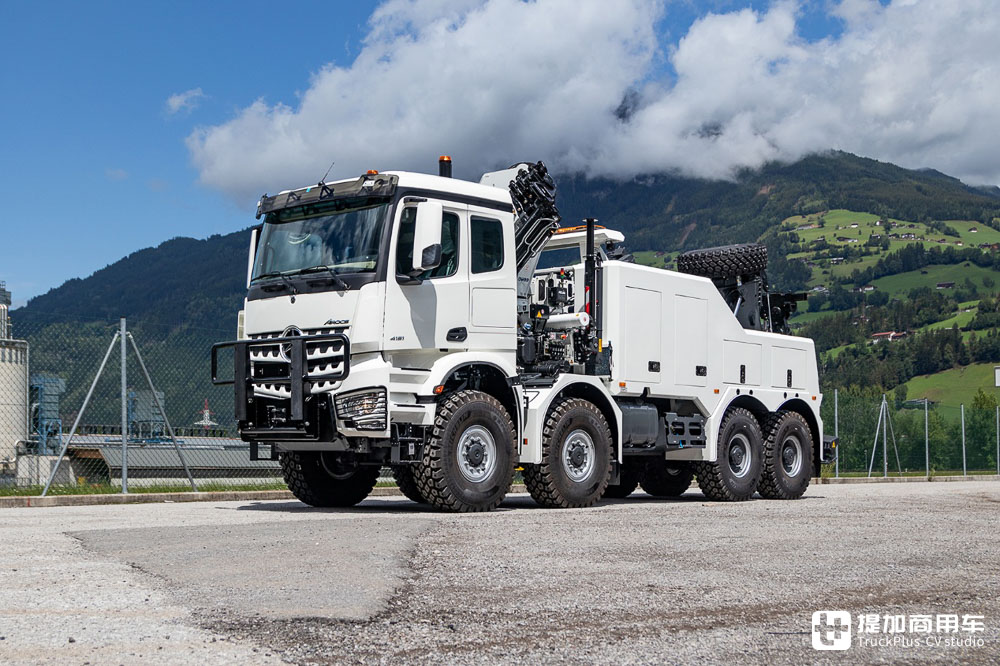 8x8底盘配防撞杠+随车吊,安普改装,奔驰Arocs重型清障车实拍 - 第1张 - 提加商用车网 8x8底盘配防撞杠+随车吊,安普改装,奔驰Arocs重型清障车实拍 - 第1张