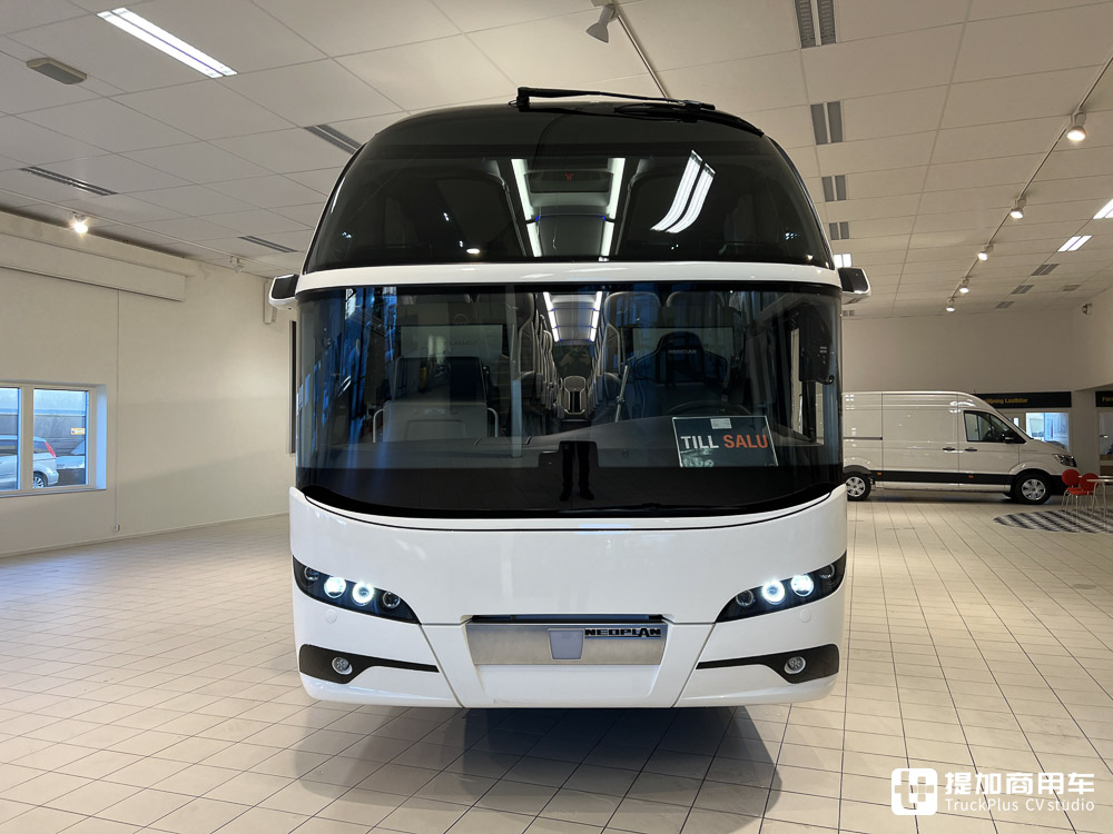 它曾是国产大客的导师,顶级舒适豪华,实拍最新款尼奥普兰Cityliner豪华巴士 - 第2张 - 提加商用车网 它曾是国产大客的导师,顶级舒适豪华,实拍最新款尼奥普兰Cityliner豪华巴士 - 第2张