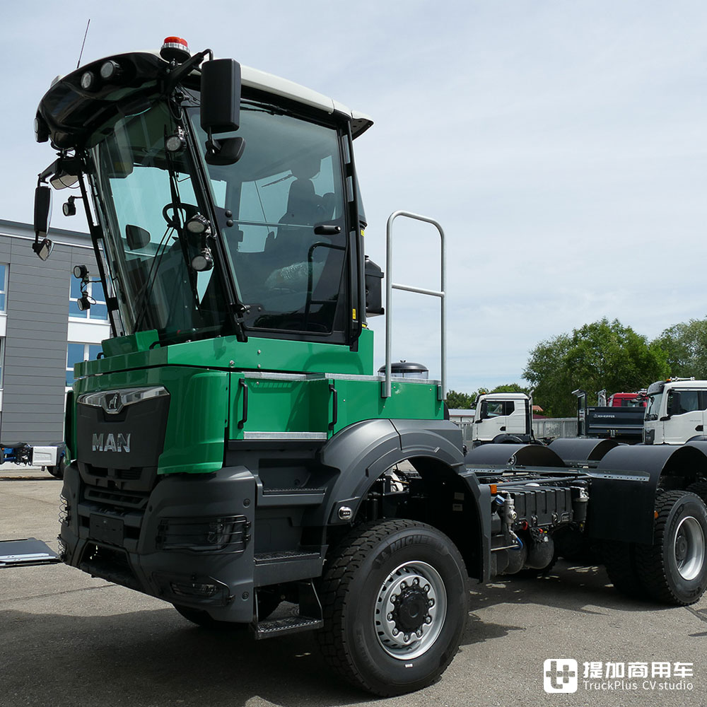 改装拖拉机同款驾驶室!曼恩TGS 6x6削片机底盘了解一下 - 第2张 - 提加商用车网 改装拖拉机同款驾驶室!曼恩TGS 6x6削片机底盘了解一下 - 第2张