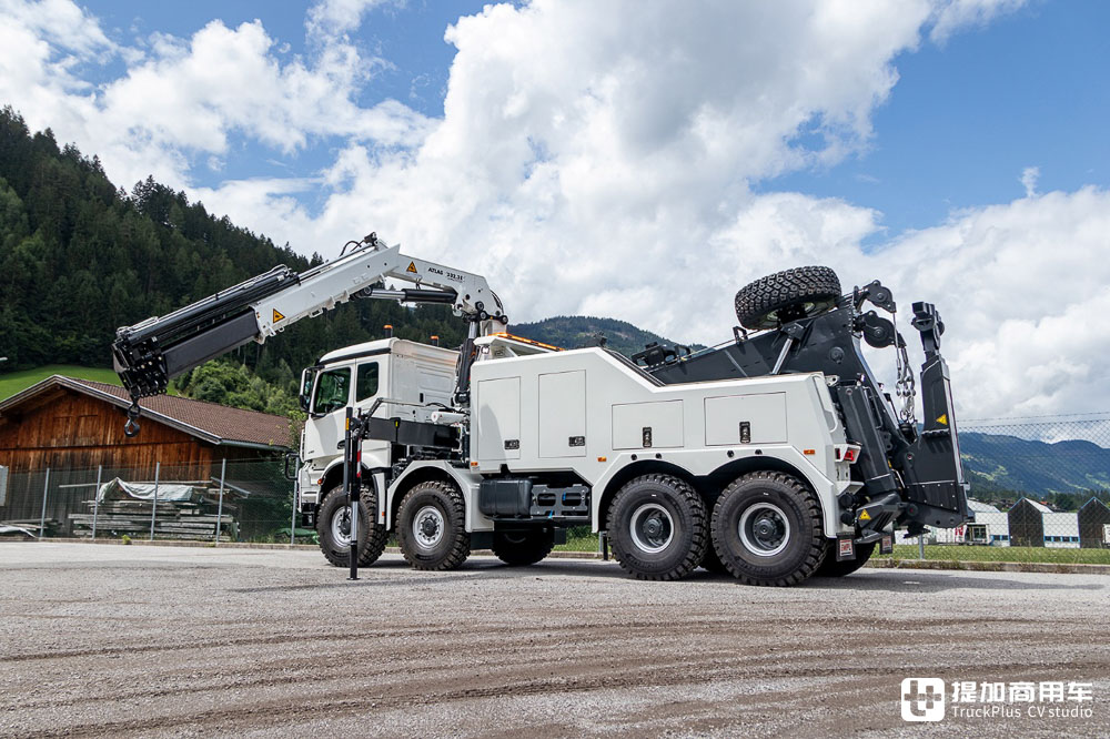 8x8底盘配防撞杠+随车吊,安普改装,奔驰Arocs重型清障车实拍 - 第3张 - 提加商用车网 8x8底盘配防撞杠+随车吊,安普改装,奔驰Arocs重型清障车实拍 - 第3张