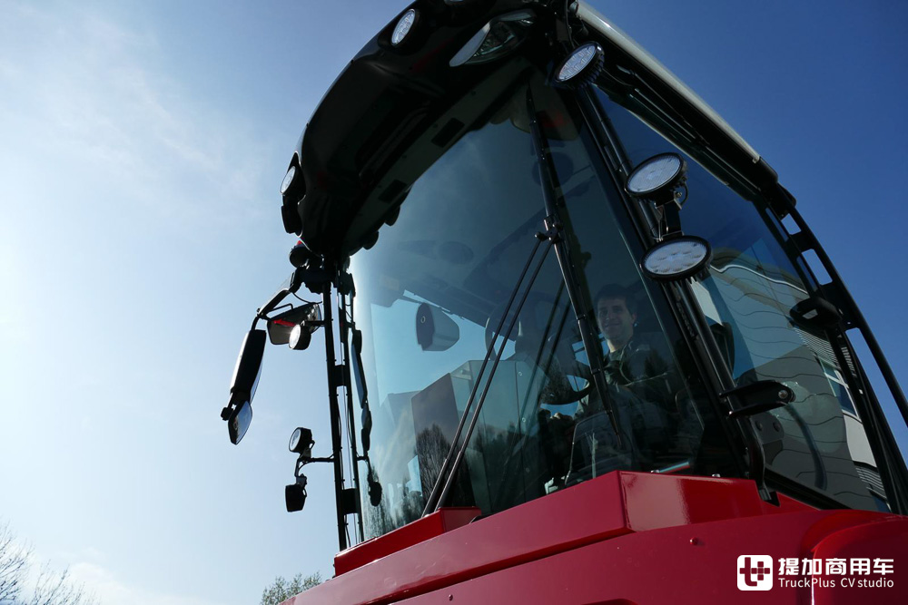 改装拖拉机同款驾驶室!曼恩TGS 6x6削片机底盘了解一下 - 第4张 - 提加商用车网 改装拖拉机同款驾驶室!曼恩TGS 6x6削片机底盘了解一下 - 第4张