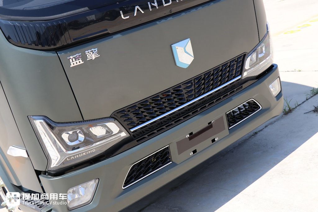 <strong>320KM</strong><strong>超长续航电动轻卡,潍柴新能源蓝擎·悦</strong><strong>EH</strong><strong>实拍</strong><strong></strong> - 第7张 - 提加商用车网 <strong>320KM</strong><strong>超长续航电动轻卡,潍柴新能源蓝擎·悦</strong><strong>EH</strong><strong>实拍</strong><strong></strong> - 第7张