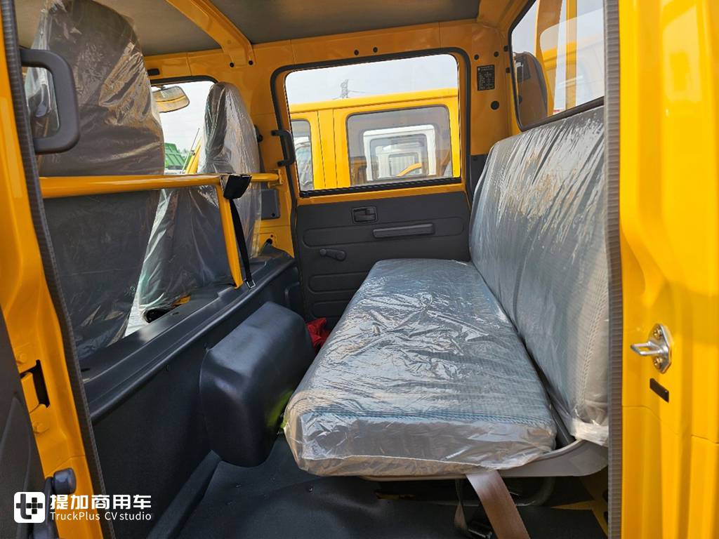 搭载德威发动机和五十铃车桥,市政工程专属的庆铃铃咖双排座轻卡实拍 - 第9张 - 提加商用车网 搭载德威发动机和五十铃车桥,市政工程专属的庆铃铃咖双排座轻卡实拍 - 第9张
