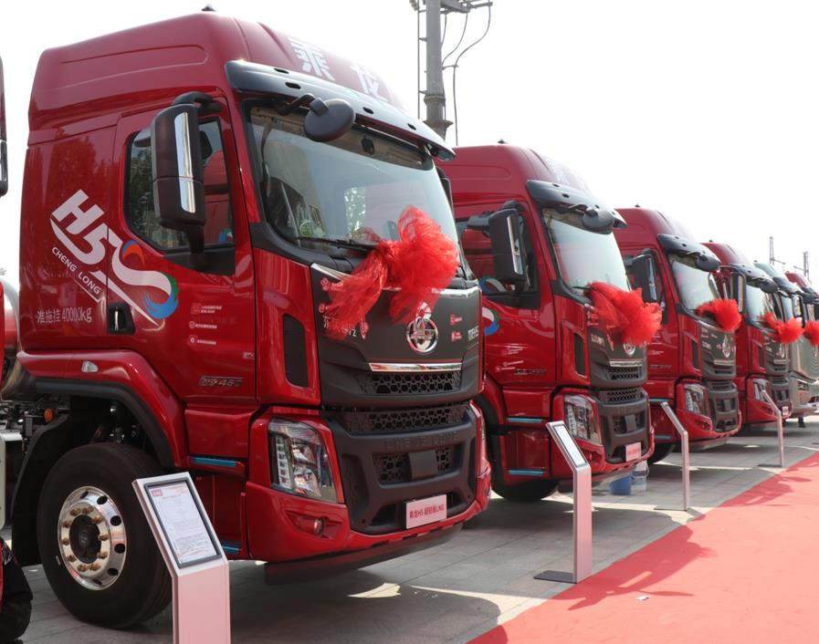 乘龙H5超轻版LNG牵引车,省气增效,值得入手 - 第1张 - 提加商用车网 乘龙H5超轻版LNG牵引车,省气增效,值得入手 - 第1张