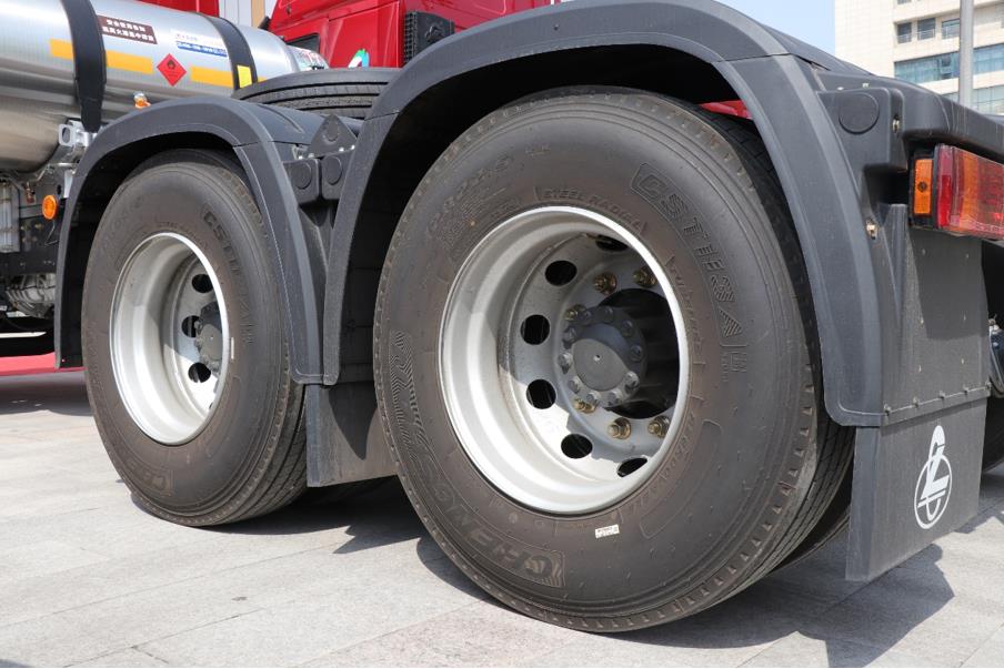 乘龙H5超轻版LNG牵引车,省气增效,值得入手 - 第2张 - 提加商用车网 乘龙H5超轻版LNG牵引车,省气增效,值得入手 - 第2张