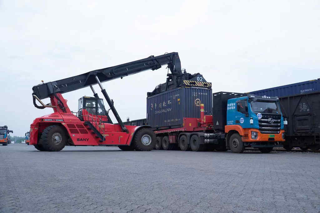 持续推动高质量转型发展 上汽红岩新能源融合智慧实力 - 第4张 - 提加商用车网 持续推动高质量转型发展 上汽红岩新能源融合智慧实力 - 第4张