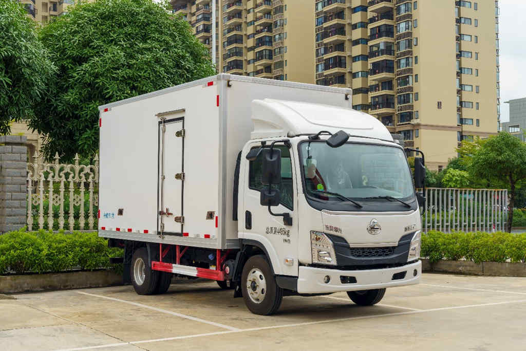 乘龙冷藏车,助力海鲜从码头到餐桌 - 第4张 - 提加商用车网 乘龙冷藏车,助力海鲜从码头到餐桌 - 第4张