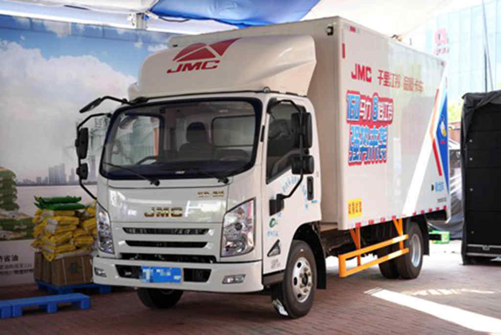 创造奇迹 鲸艳生活,江铃凯威蓝鲸酒水版青岛成功上市 - 第4张 - 提加商用车网 创造奇迹 鲸艳生活,江铃凯威蓝鲸酒水版青岛成功上市 - 第4张