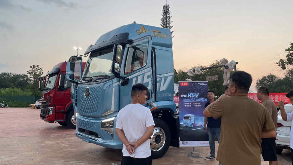 惬意露营,夏日狂欢,乘龙之夜点亮商丘! - 第4张 - 提加商用车网 惬意露营,夏日狂欢,乘龙之夜点亮商丘! - 第4张