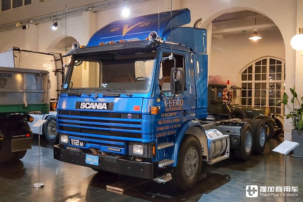 美规斯堪尼亚见过吗？配置大不同，看美国版斯堪尼亚P112M牵引车