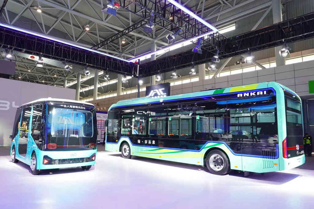 安凯“新能源”+“智能网联”组合亮相合肥国际新能源汽车展