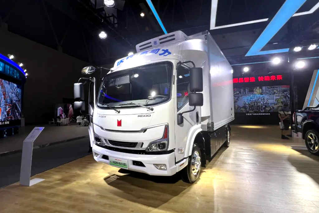 续航510公里!庆铃4.5吨氢动力轻卡2023中国国际智博会圈粉 - 第1张 - 提加商用车网 续航510公里!庆铃4.5吨氢动力轻卡2023中国国际智博会圈粉 - 第1张