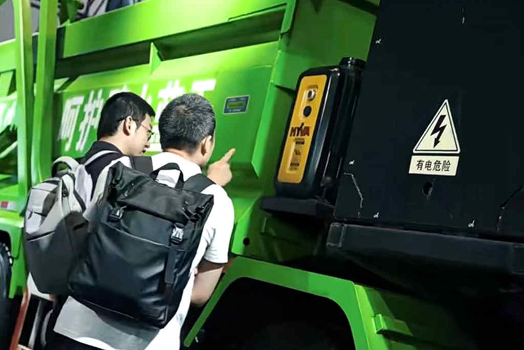 技术融合加速向新转绿 上汽红岩智能网联新能源重卡亮相2023智博会 - 第2张 - 提加商用车网 技术融合加速向新转绿 上汽红岩智能网联新能源重卡亮相2023智博会 - 第2张