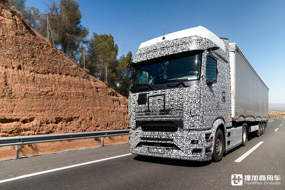 神秘传感器现身?最终长测完成,第六代Actros10月亮相 - 第2张 - 提加商用车网 神秘传感器现身?最终长测完成,第六代Actros10月亮相 - 第2张