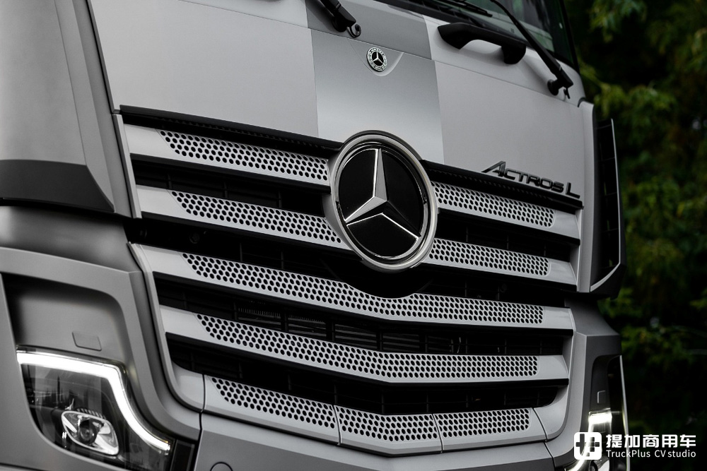 限量400台已售罄?奔驰最高级的定制卡车,Actros L Edition 3实拍 - 第3张 - 提加商用车网 限量400台已售罄?奔驰最高级的定制卡车,Actros L Edition 3实拍 - 第3张