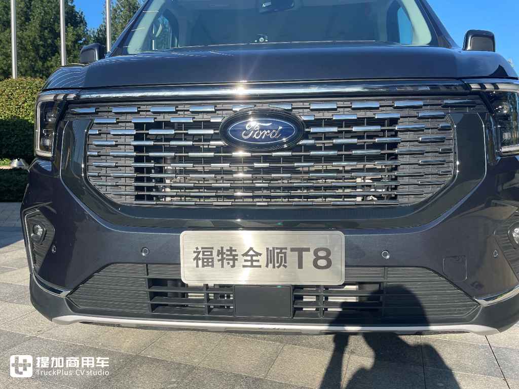 内外兼修配置豪华,福特全顺T8货运版实拍,新一代轻客都进化了啥? - 第4张 - 提加商用车网 内外兼修配置豪华,福特全顺T8货运版实拍,新一代轻客都进化了啥? - 第4张