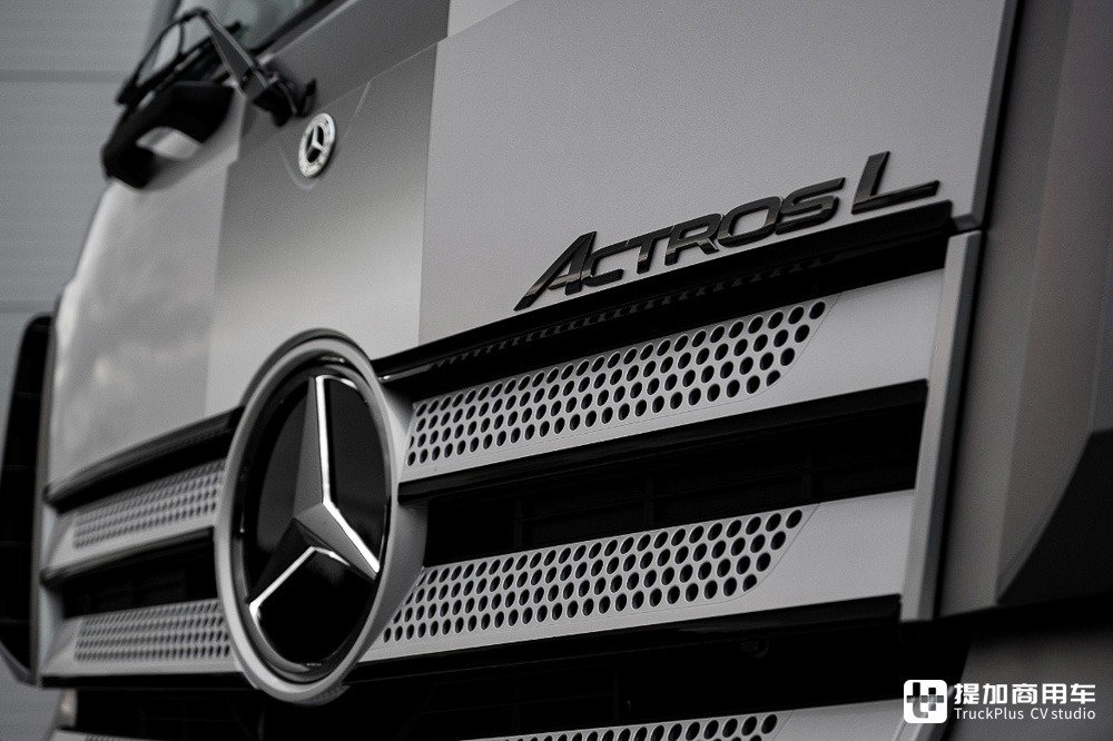 限量400台已售罄?奔驰最高级的定制卡车,Actros L Edition 3实拍 - 第5张 - 提加商用车网 限量400台已售罄?奔驰最高级的定制卡车,Actros L Edition 3实拍 - 第5张