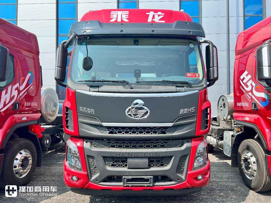 背个1000L的大气罐,还能有7.99吨的自重?乘龙H5超轻版LNG牵引车实拍 - 第6张 - 提加商用车网 背个1000L的大气罐,还能有7.99吨的自重?乘龙H5超轻版LNG牵引车实拍 - 第6张