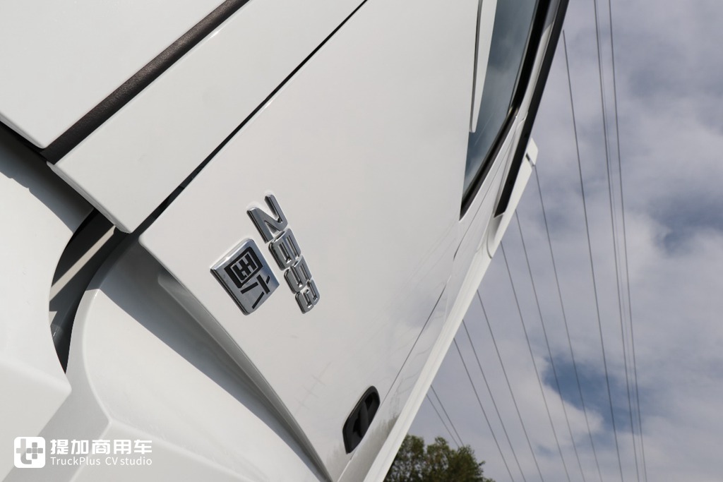今天拍了一辆奔驰牵引车,新车连反光镜都没有了? - 第17张 - 提加商用车网 今天拍了一辆奔驰牵引车,新车连反光镜都没有了? - 第17张